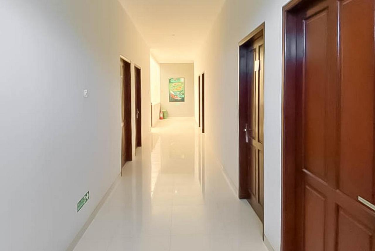 Reddoorz Syariah At Pucang Anom Surabaya Exterior foto