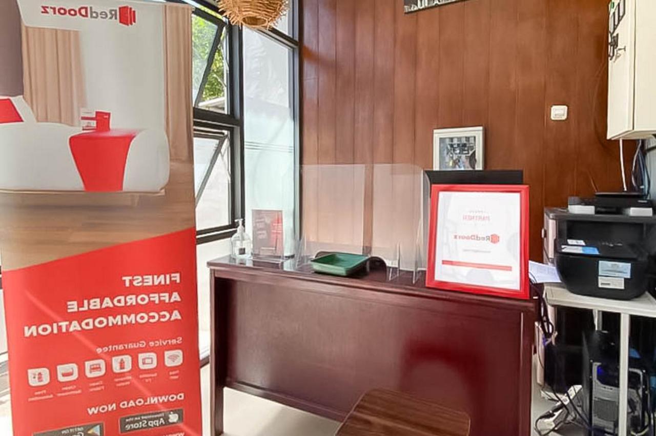 Reddoorz Syariah At Pucang Anom Surabaya Exterior foto
