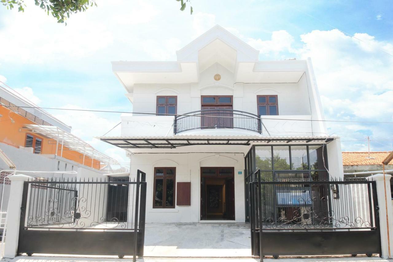 Reddoorz Syariah At Pucang Anom Surabaya Exterior foto